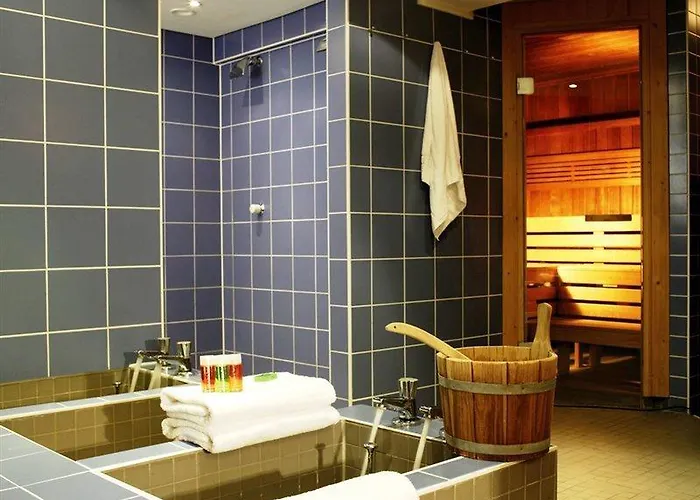 Hotel Istay By Nh Ost 4*