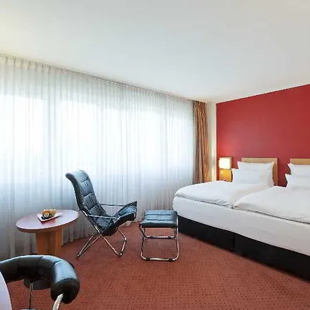 Ξενοδοχείο Nh Ost 4*