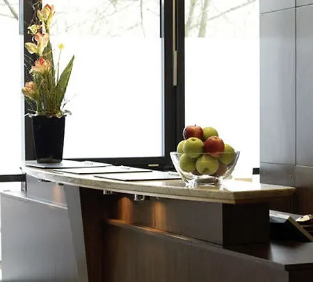 Ξενοδοχείο Nh Ost 4*