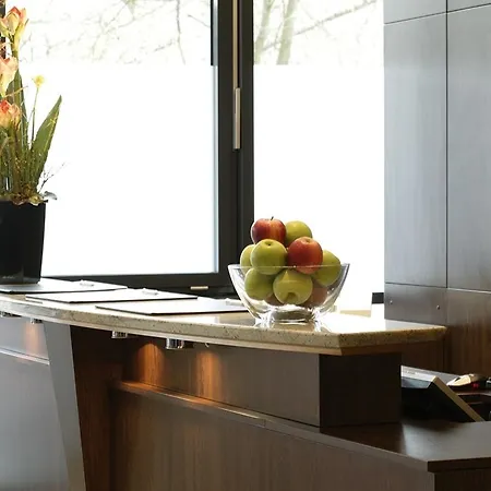 Otel Nh Ost 4*