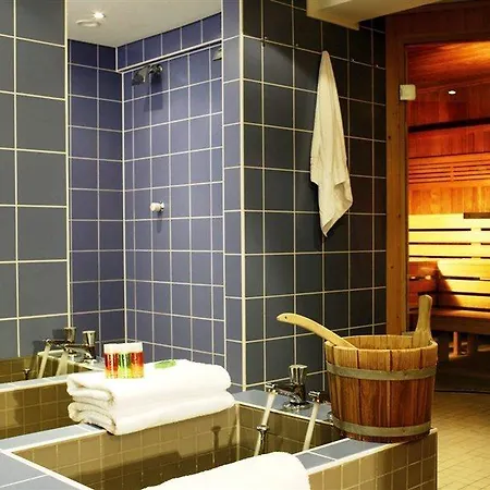 Otel Nh Ost 4*